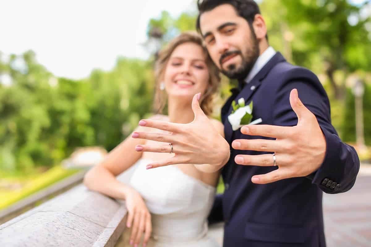 70+ idei de cadouri de cununie civilă pentru tinerii căsătoriți