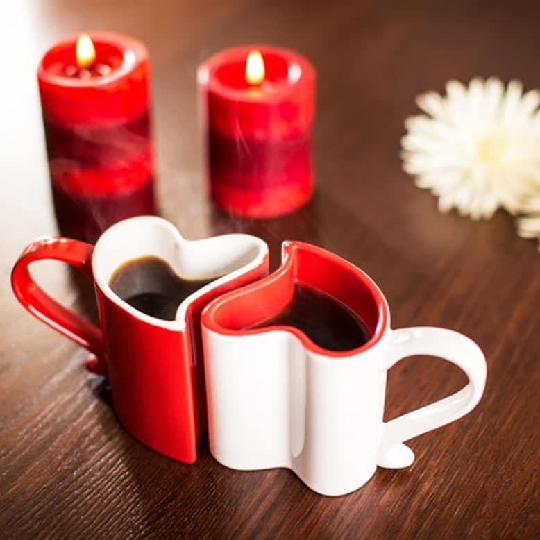 Set 2 cani romantice pentru cuplu