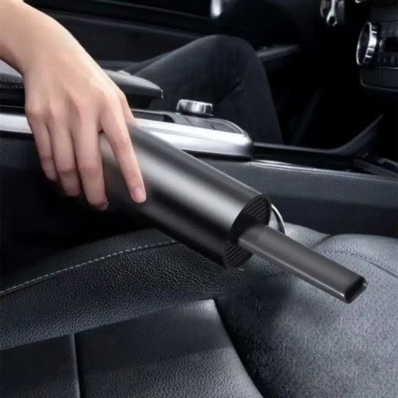 Aspirator portabil pentru mașină