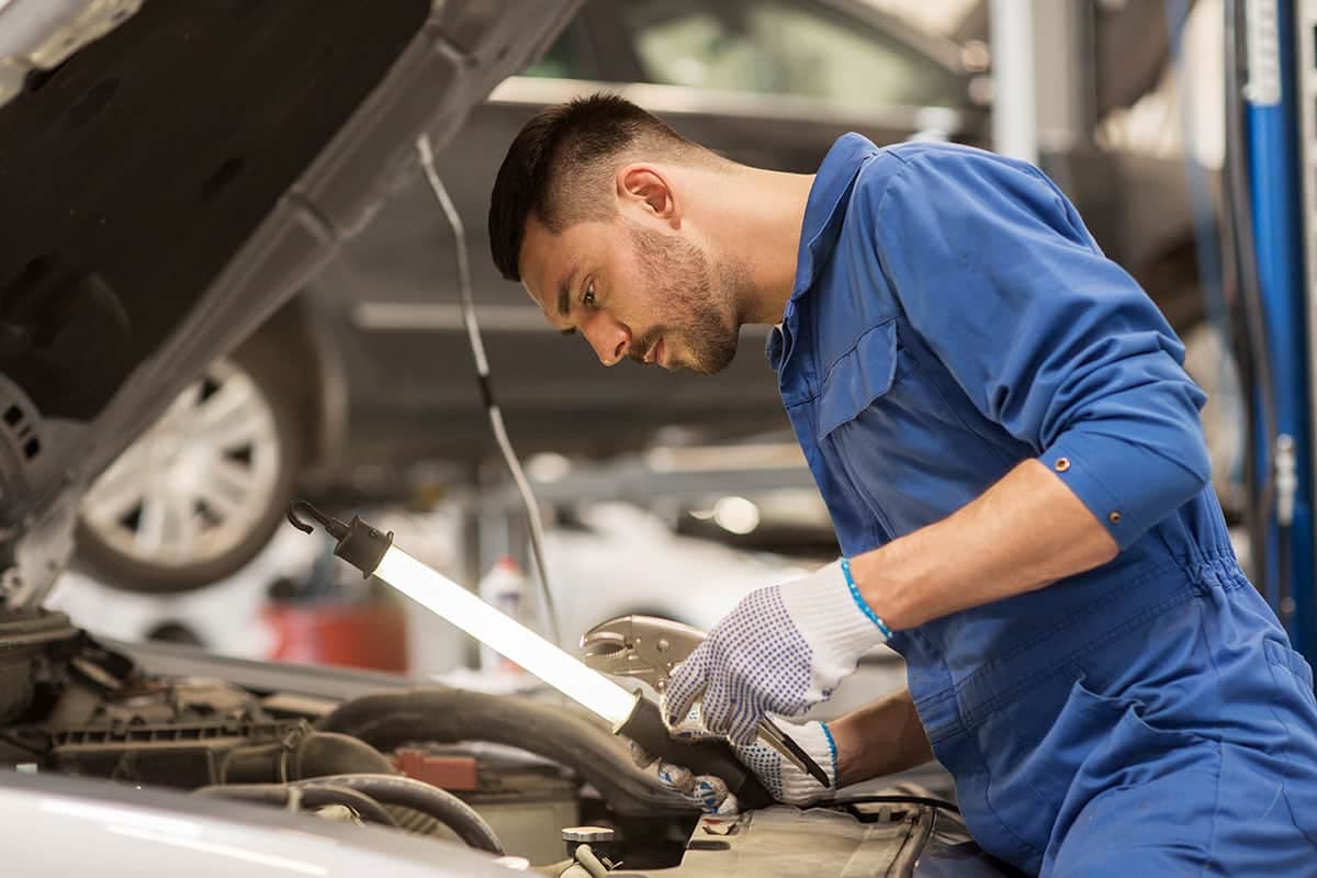 13 idei de cadouri pentru mecanici auto