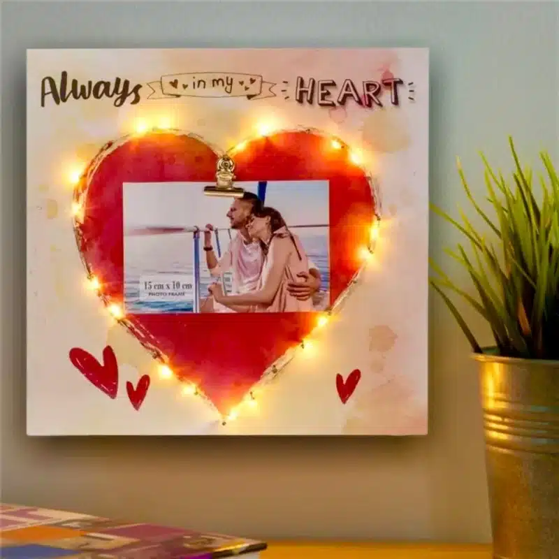 Rama foto personalizata in forma de inima cu LED