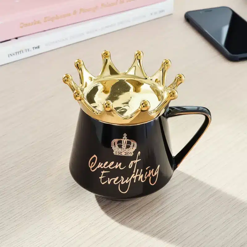Cana cadou cu coroana Queen of Everything