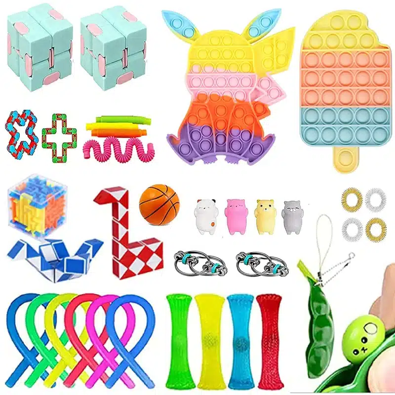 Set 30 jucarii antistres pentru adulti si copii, model Pikachu, multicolor